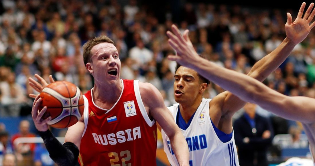 Игрок сборной России оказался в числе участников ЧР по интерактивному баскетболу