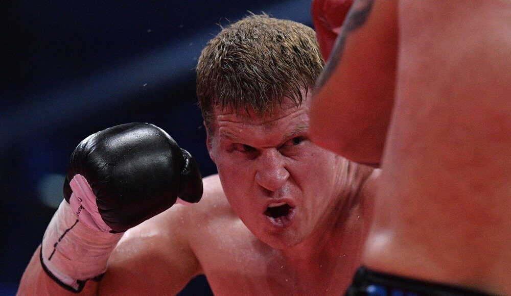 Российский боксер Поветкин заявил, что готов к бою против британца Уайта