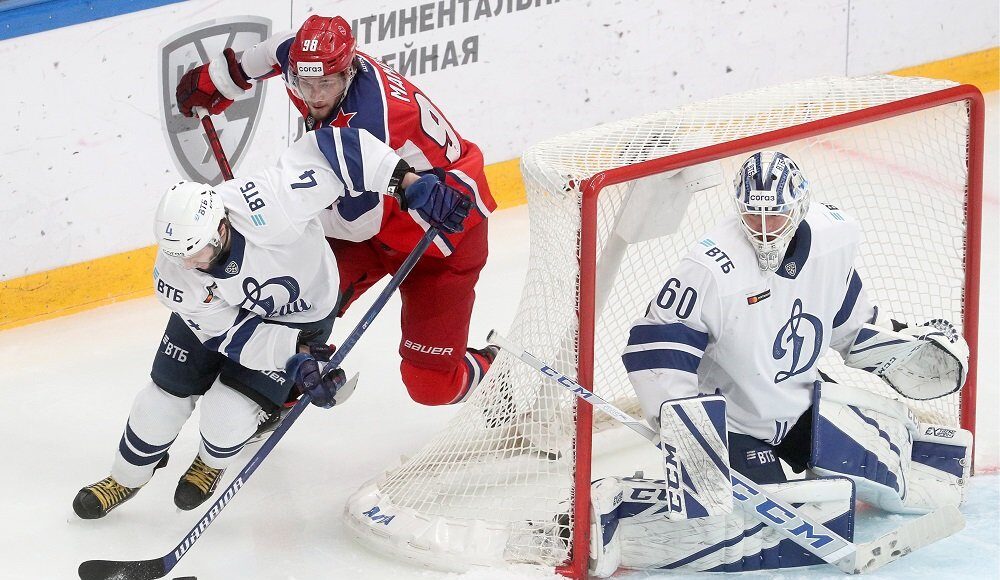 ЦСКА обыграл "Динамо" и сохранил лидерство в регулярном чемпионате КХЛ