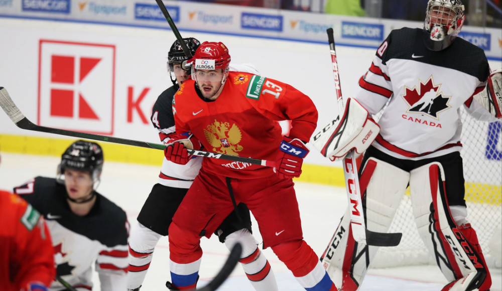Как Россия играла с Канадой на молодежных чемпионатах мира