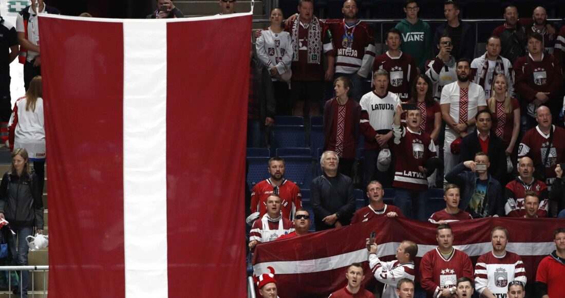 Решение о допуске зрителей на ЧМ по хоккею в Латвии примут в апреле