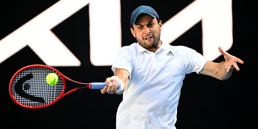 Карацев вышел в четвертьфинал Australian Open, победа России в Евротуре и другие ночные новости