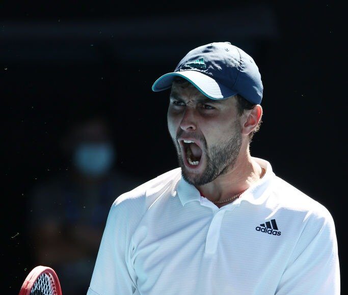 Российский теннисист Карацев вышел в четвертьфинал Australian Open