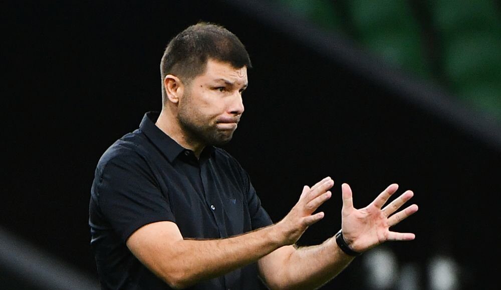 УЕФА дисквалифицировал главного тренера "Краснодара" Мусаева на один матч