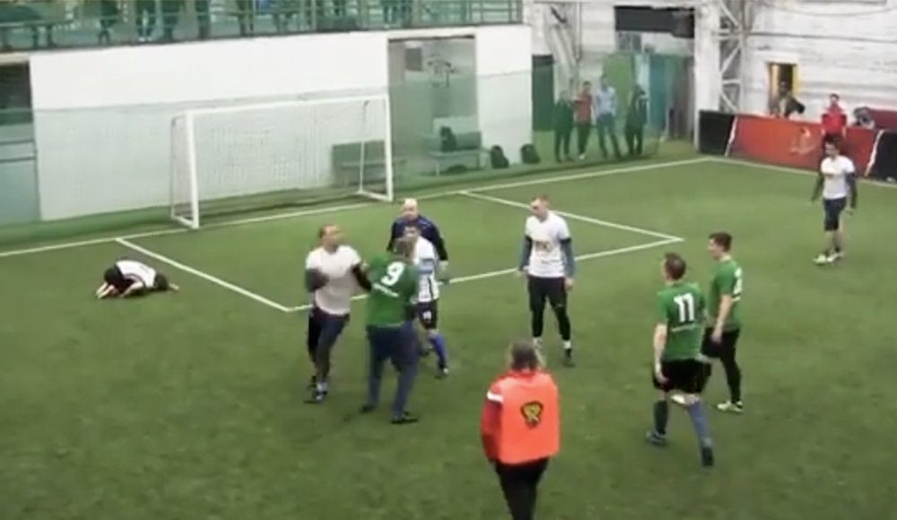 На любительском турнире по футболу в Москве произошла массовая драка