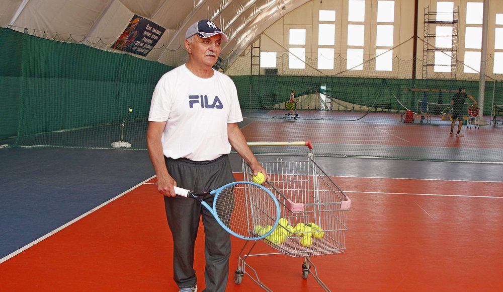 Отец Карацева рассказал, как его сын прорвался на теннисный Олимп