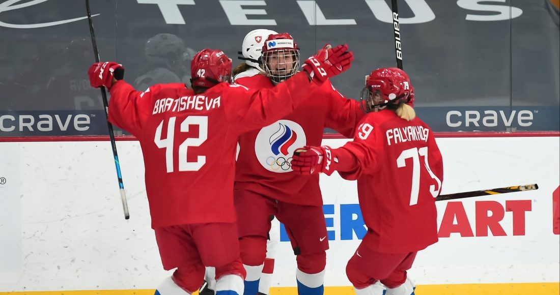 Российские хоккеистки обыграли Швейцарию в первом матче ЧМ