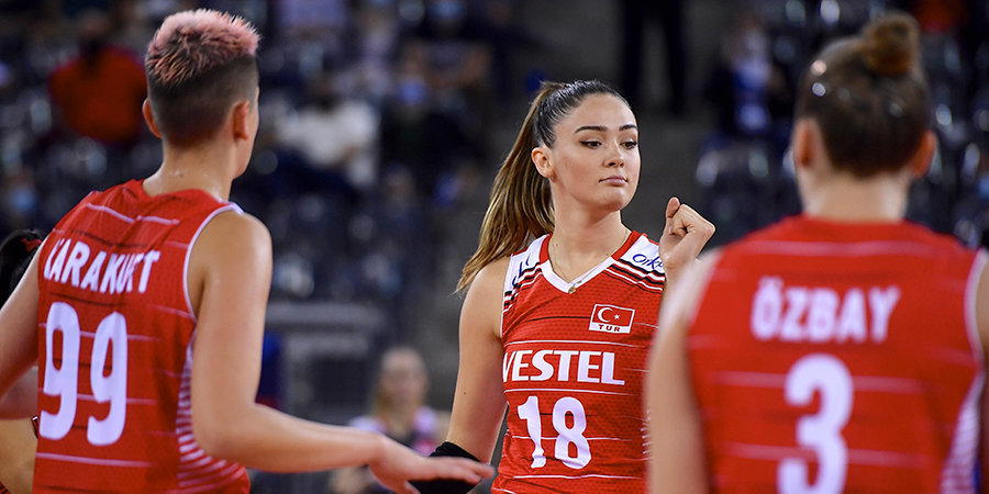 Сборные Турции и Франции вышли в четвертьфинал ЧЕ по волейболу