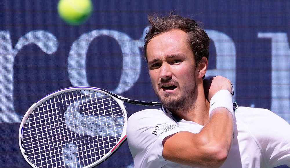 Даниил Медведев в третий раз вышел в полуфинал US Open