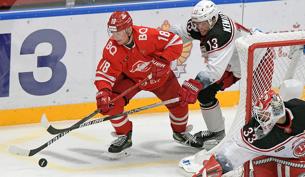 "Спартак" одержал третью подряд победу на старте сезона КХЛ