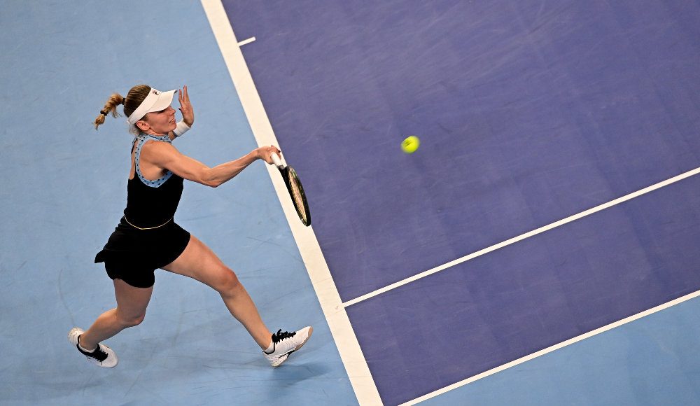 Александрова на отказе соперницы вышла в финал теннисного турнира в Москве