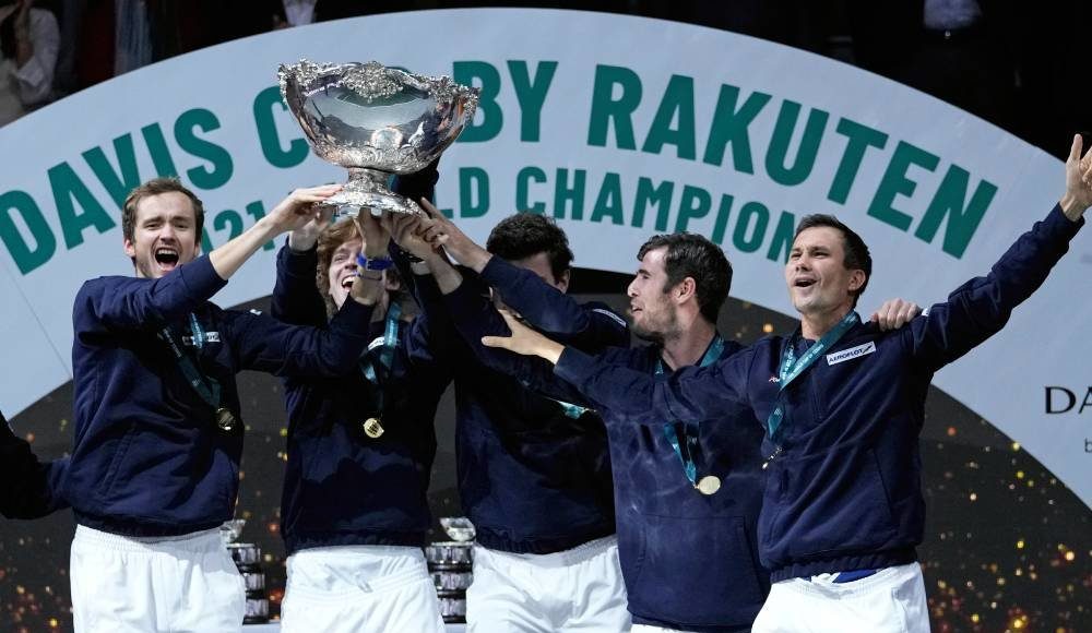 Теннисисты РФ третий раз в истории и впервые за 15 лет завоевали Кубок Дэвиса
