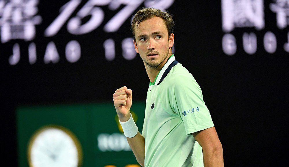Медведев обыграл Кирьоса во втором круге Australian Open