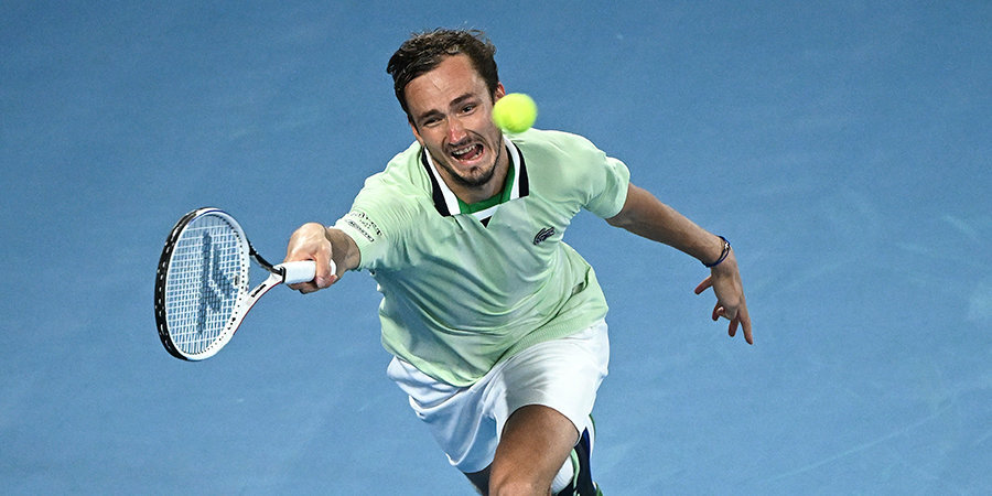 Медведев победил Оже-Аляссима и вышел в полуфинал Australian Open