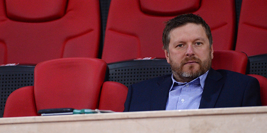 Кафельников считает, что Джоковичу нужно принять решение властей Австралии, сесть в самолет и улететь