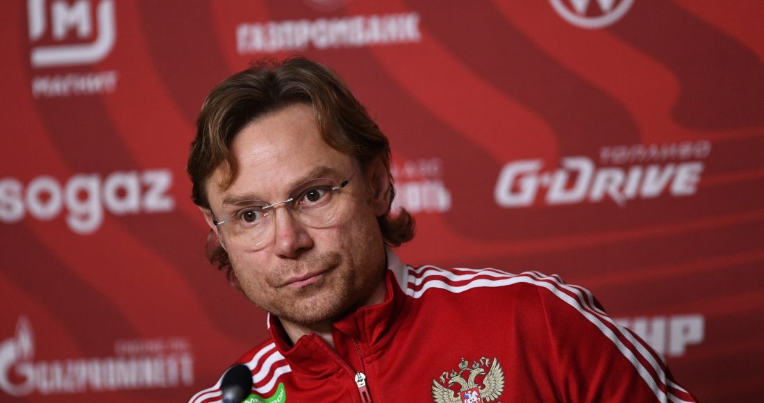 Карпин заявил, что сборная России сыграет с Польшей в смелый футбол