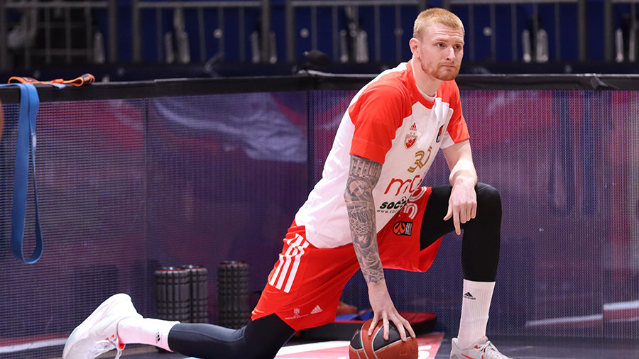Фанаты «Црвены Звезды» потребовали ухода американского баскетболиста, осудившего решение одноклубников не поднимать флаг Украины