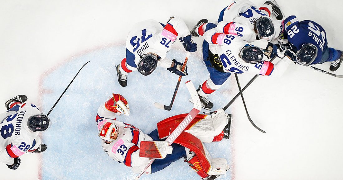 Сборная Финляндии крупно победила британцев на чемпионате мира по хоккею, команда Италии пропустила 9 шайб от немцев