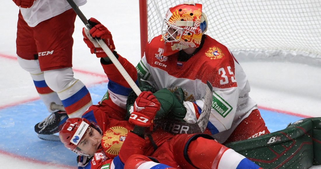 Сборная России по хоккею одержала волевую победу над молодежкой в Санкт-Петербурге