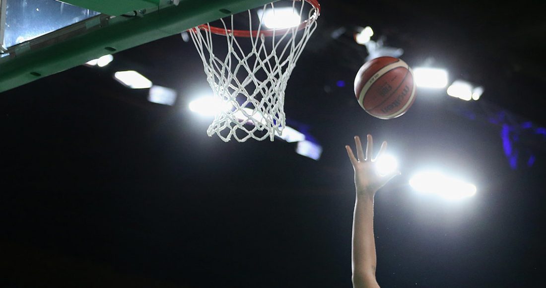 Женские сборные Свердловской и Московской областей по баскетболу выиграли свои группы на Спартакиаде