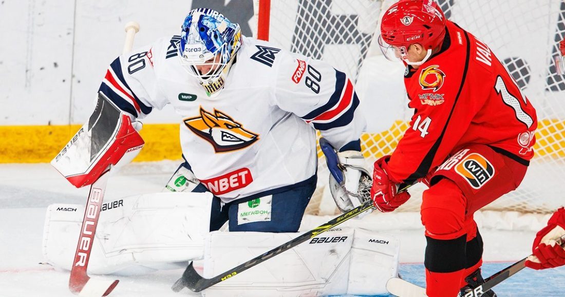 «Автомобилист» в овертайме обыграл «Металлург» в КХЛ, «Авангард» победил в восьмой игре подряд