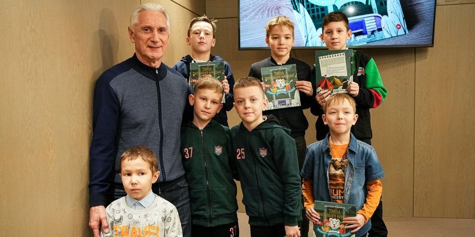 Хоккейный клуб «Ак Барс» выпустил книгу для детей