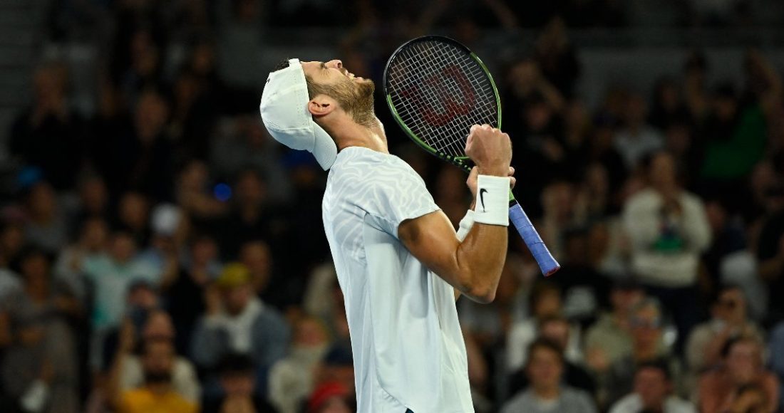 Карен Хачанов вышел в полуфинал Australian Open после отказа американца Корды