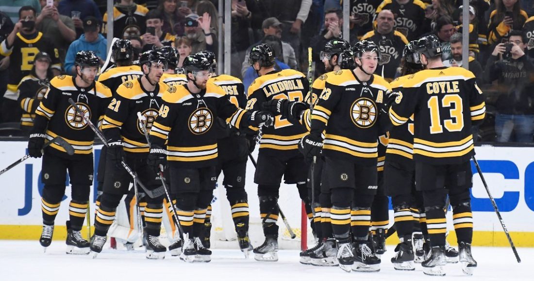 «Бостон» признан первой звездой дня в НХЛ после исторического рекорда в лиге