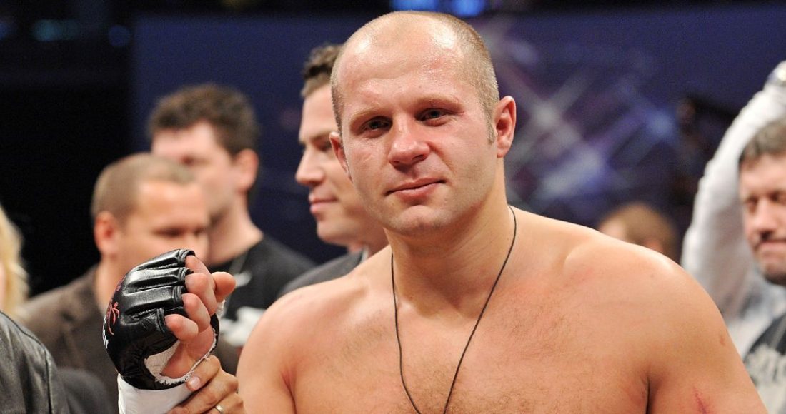 Емельяненко прикончил легенду UFC феноменальным ударом. Это нокаут года!