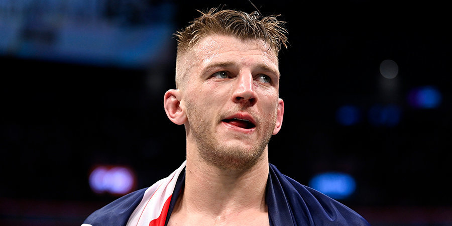 Боец UFC назвал россиянина ботаном, которого готов ударить на пресс-конференции