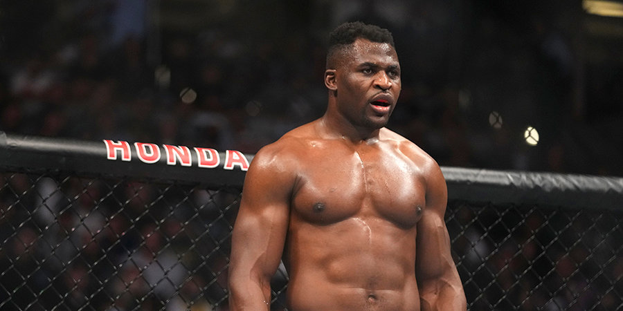 Бывший чемпион UFC разбил входную дверь в продуктовом магазине