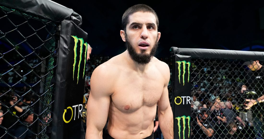 Фанаты обезумели после победы Махачева в UFC. Спасать россиянина от толпы пришлось охране