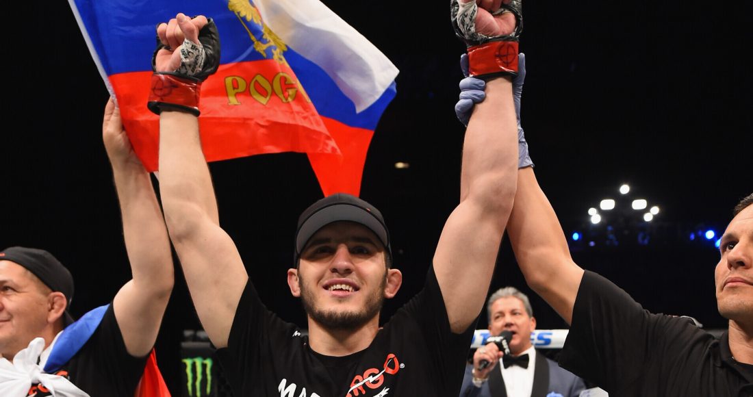 Российских бойцов UFC поспешно лишили флага. Наплевали на своё же решение!