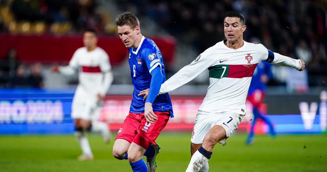 Сборная Португалии обыграла команду Лихтенштейна, словаки победили исландцев и вышли на Евро‑2024