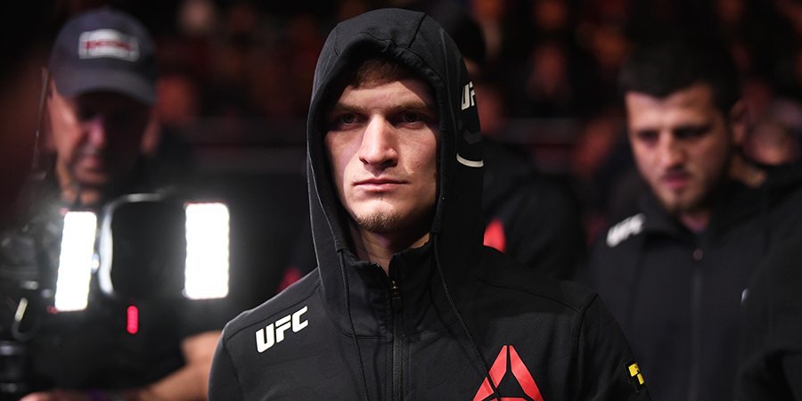 Арнольд Аллен — Мовсар Евлоев: где смотреть онлайн бой UFC 297, 21 января