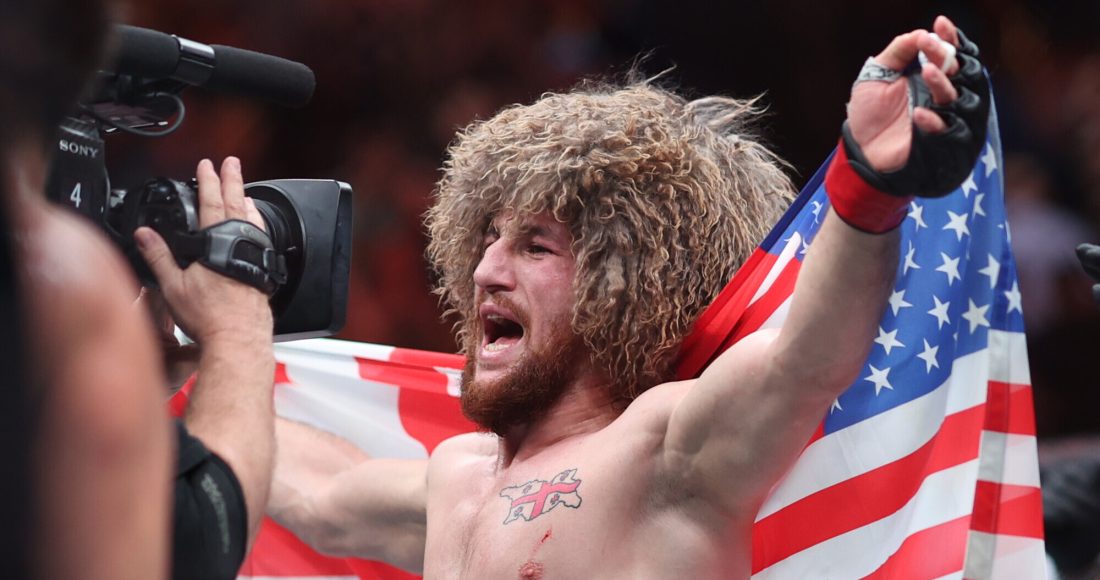 Двалишвили победил бывшего чемпиона UFC Сехудо на турнире в Анахайме