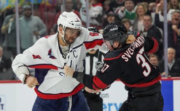 Овечкин кулаком вырубил россиянина в плей-офф НХЛ. Жертву срочно увезли в больницу