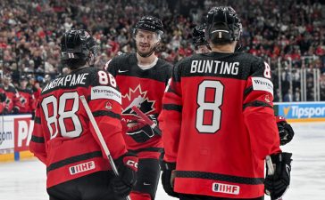 Сборные Канады и США одержали победы в матчах группового этапа чемпионата мира по хоккею