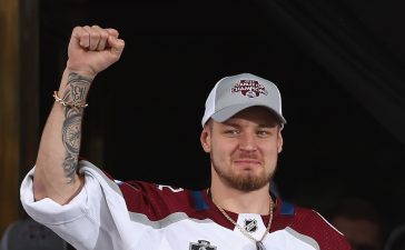 Российский хоккеист украл у клуба Кубок Стэнли. Теперь его выгонят из НХЛ?