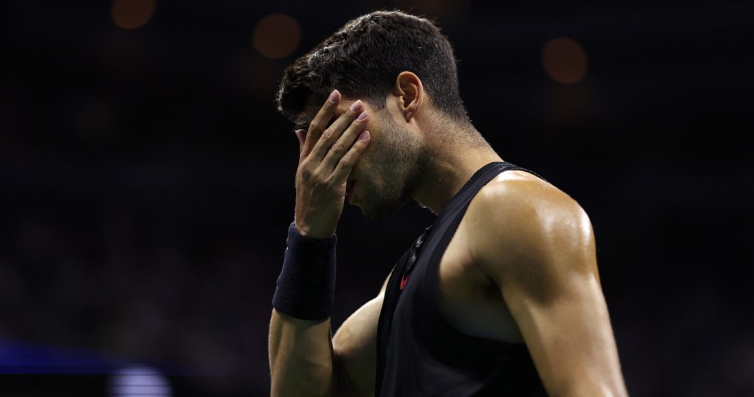 Алькарас сломался после Олимпиады. Испанца позорно вынесли на US Open