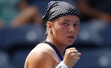 Россиянка Шнайдер вышла в третий круг турнира WTA 1000 в Пекине