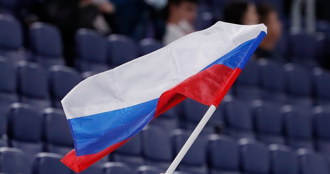 Флаг России вывесили на матче действующего чемпиона НХЛ! Русофобы забились в истерике