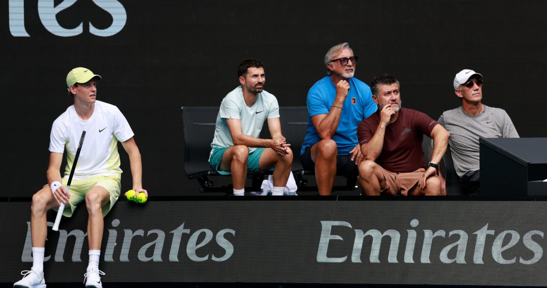 Матч Australian Open между Синнером и Руне прерван из‑за проблем с сеткой