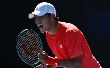 Американец Тьен, выбивший Медведева с Australian Open, вышел в четвертый раунд турнира